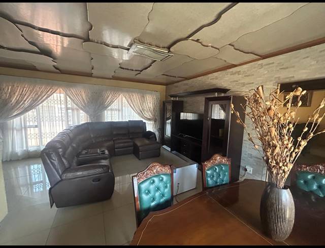 4 BEDROOM HOUSE FOR SALE IN STEEL PARK